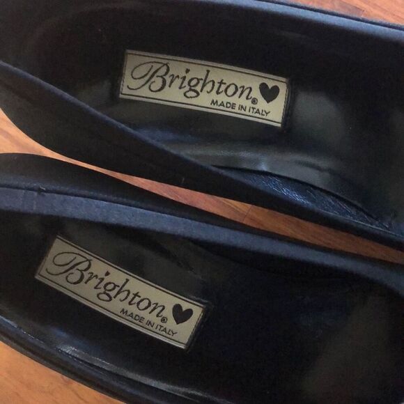 Brighton Black low closed toe pumps with bow made in Italy size 8 - Picture 3 of 6